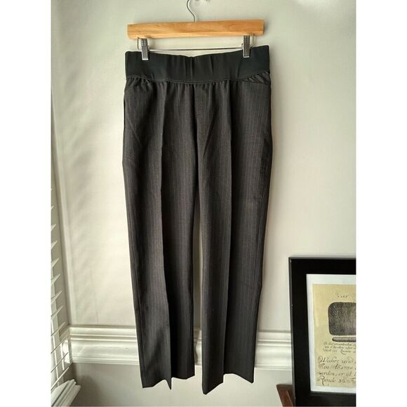 GAP Maternity dress pants - slim cropped size 6 in EUC - Picture 2 of 9